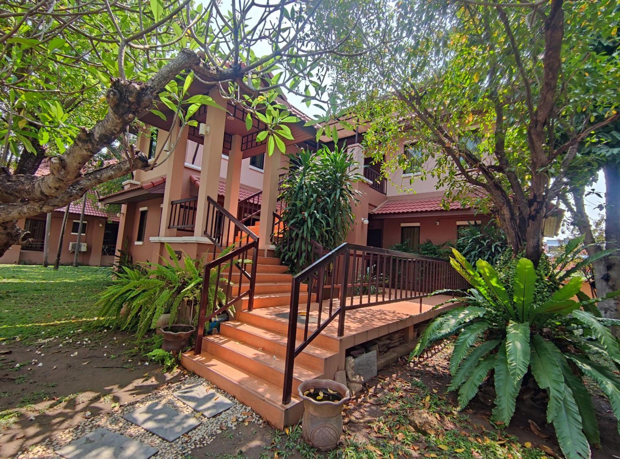 Areena Resort And Hotel Uttaradit Dış mekan fotoğraf